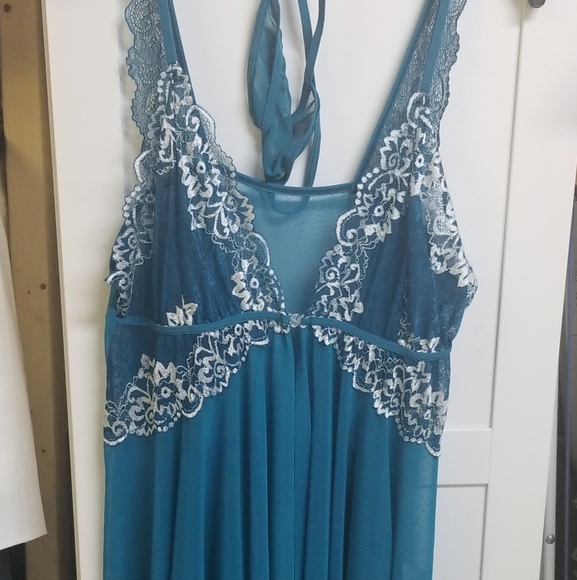 Nightgown set - Picture 1 of 1